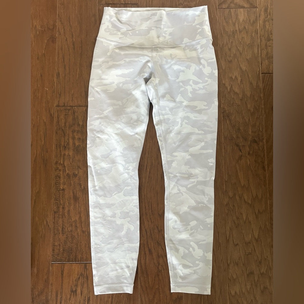 Lululemon light gray camo size 8 leggings